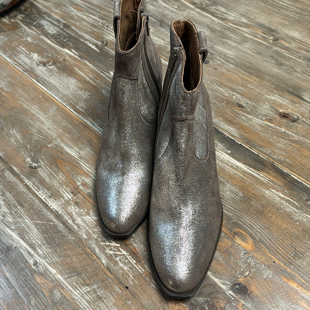 New Seychelles Upside Boot Metallic Size 8.5 - image 2